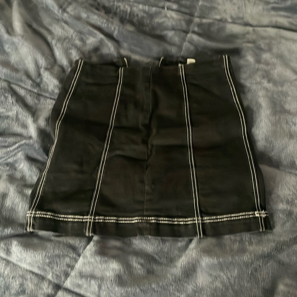 Formfitting skirt
